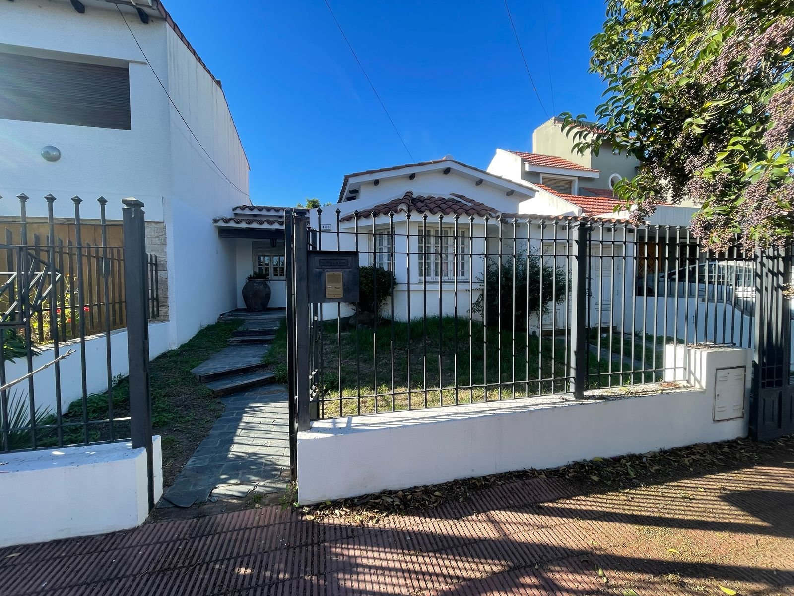 VENTA CASA 4 DORMITORIOS EN COFICO