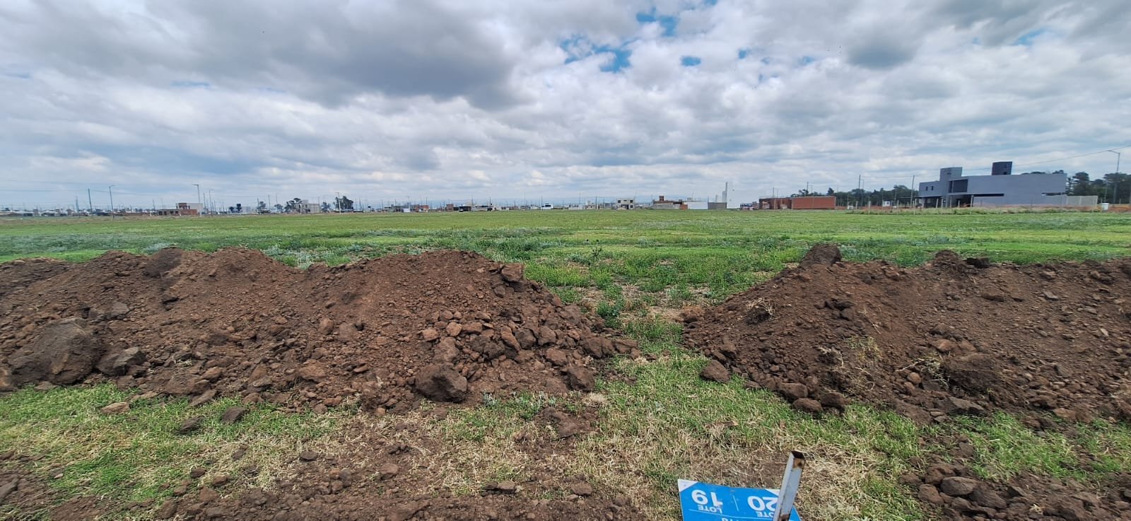 Se vende terreno en Barrio Cerrado Cuestas de MANANTIALES