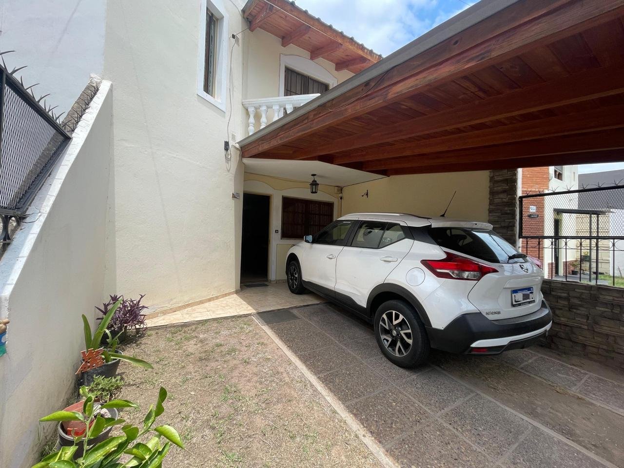 SE VENDE DUPLEX EN RESIDENCIAL SANTA ANA