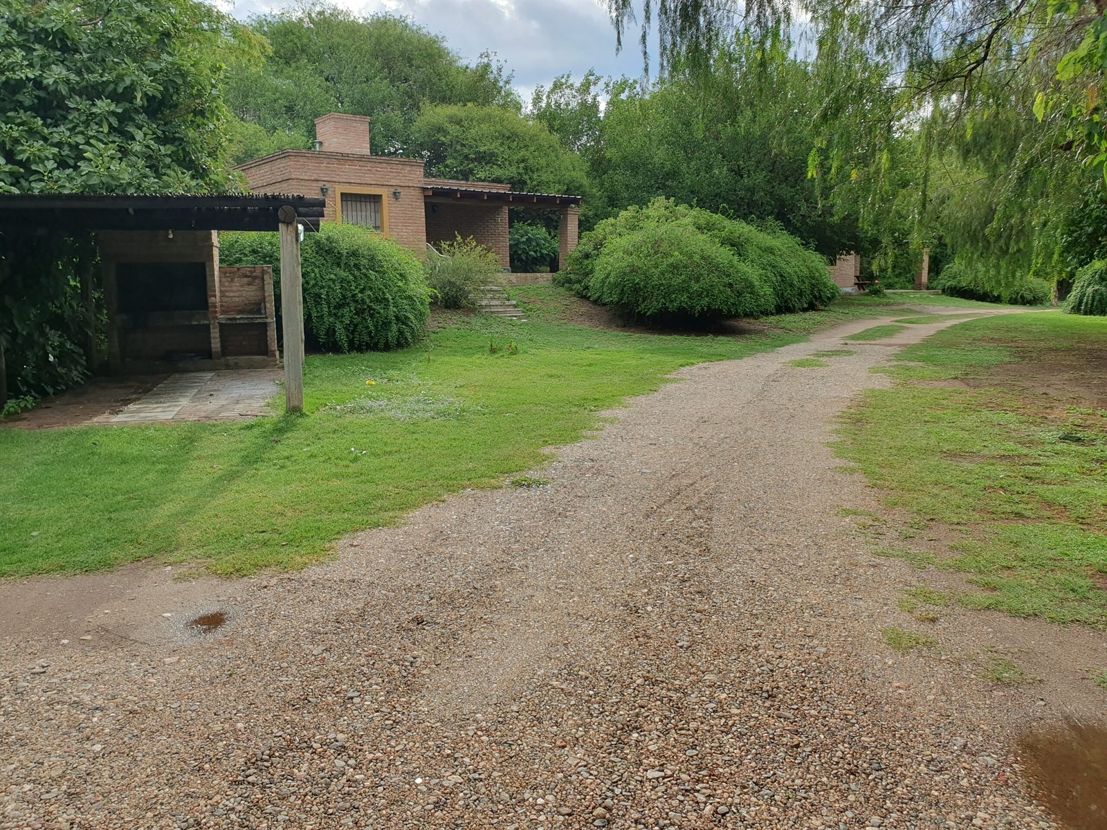 Se vende complejo de cabañas en Villa De Soto