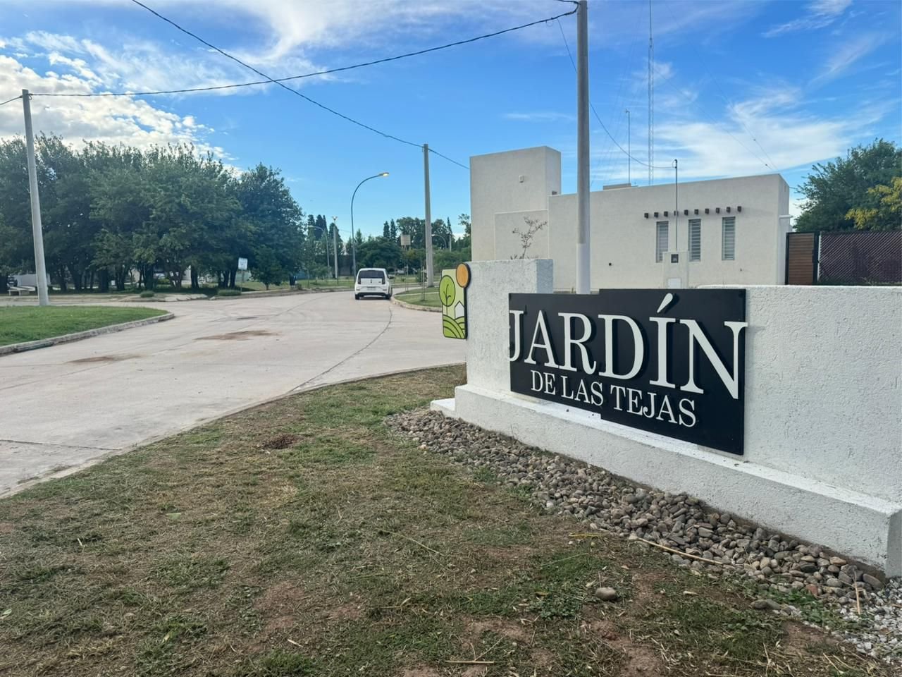 Venta lotes en Jardín de las Tejas, zona zur.