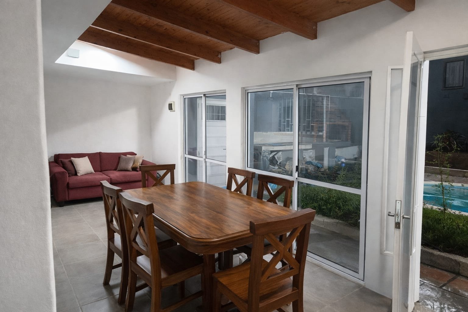 VENTA CASA 4 DORMITORIOS + DEPARTAMENTO, BARRIO LAS FLORES