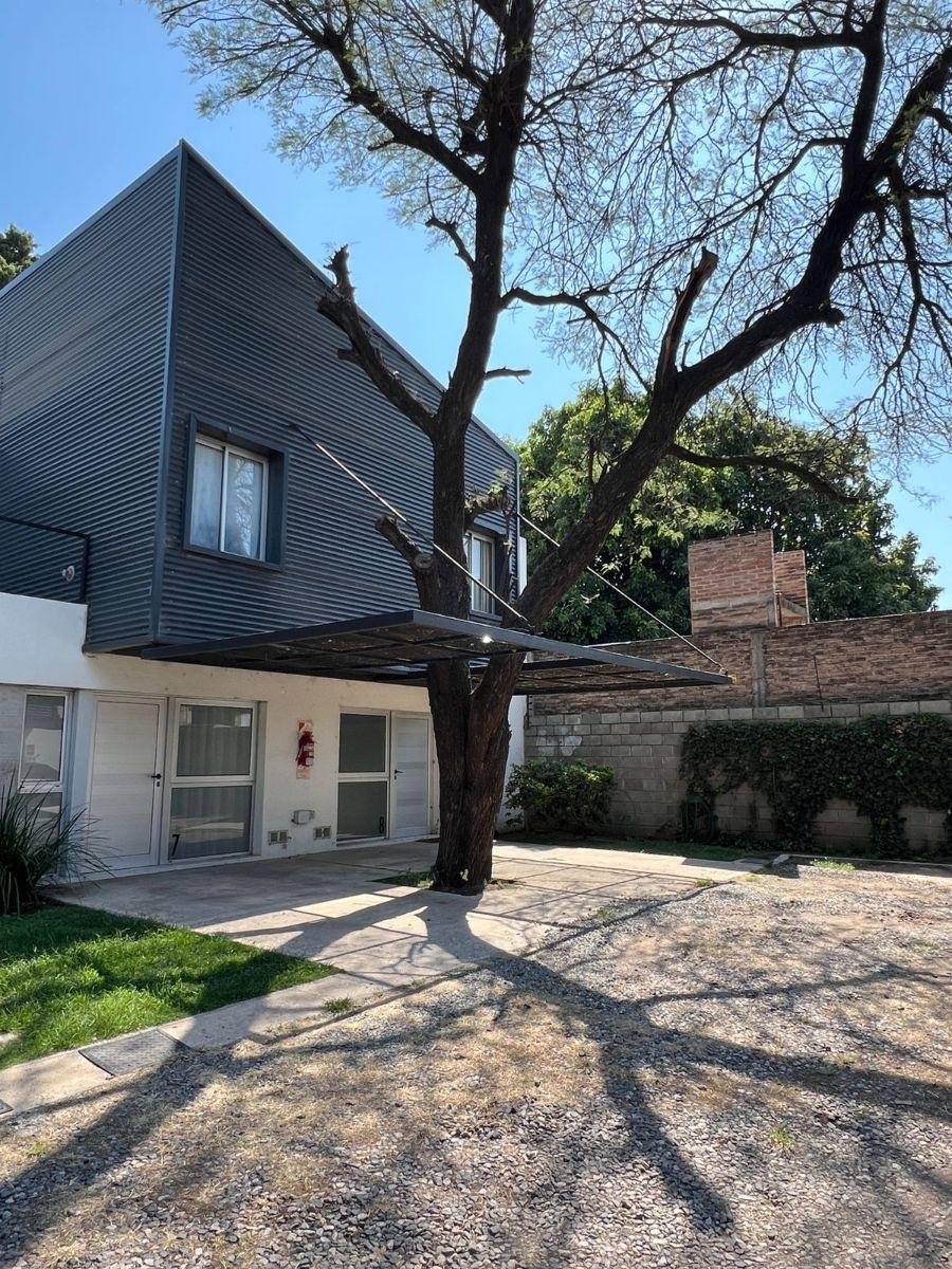 SE VENDE DUPLEX 2 DORMITORIOS HOUSING B° Los Boulevares