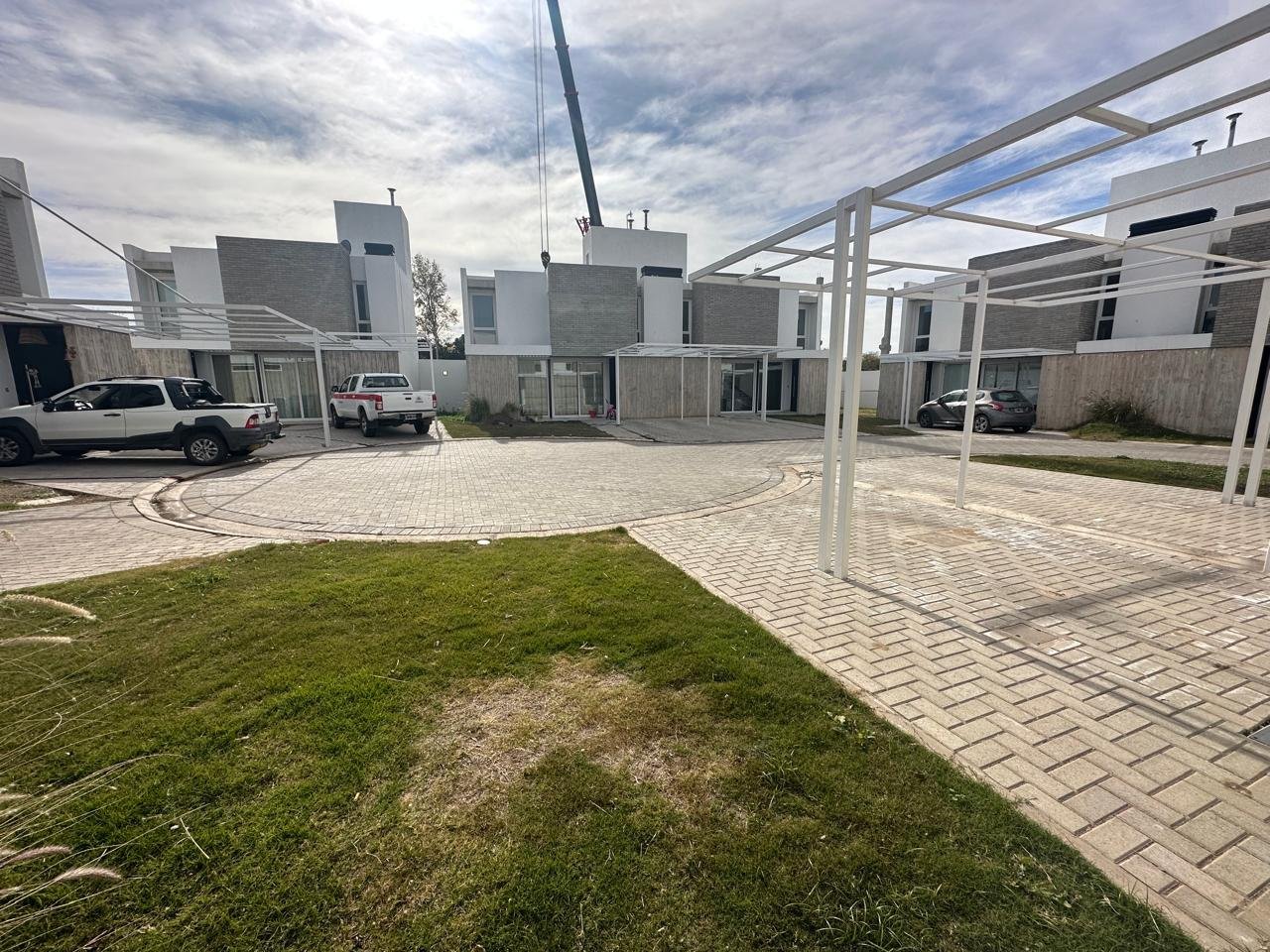 SE VENDE DUPLEX A ESTRENAR EN LA CALANDRIA