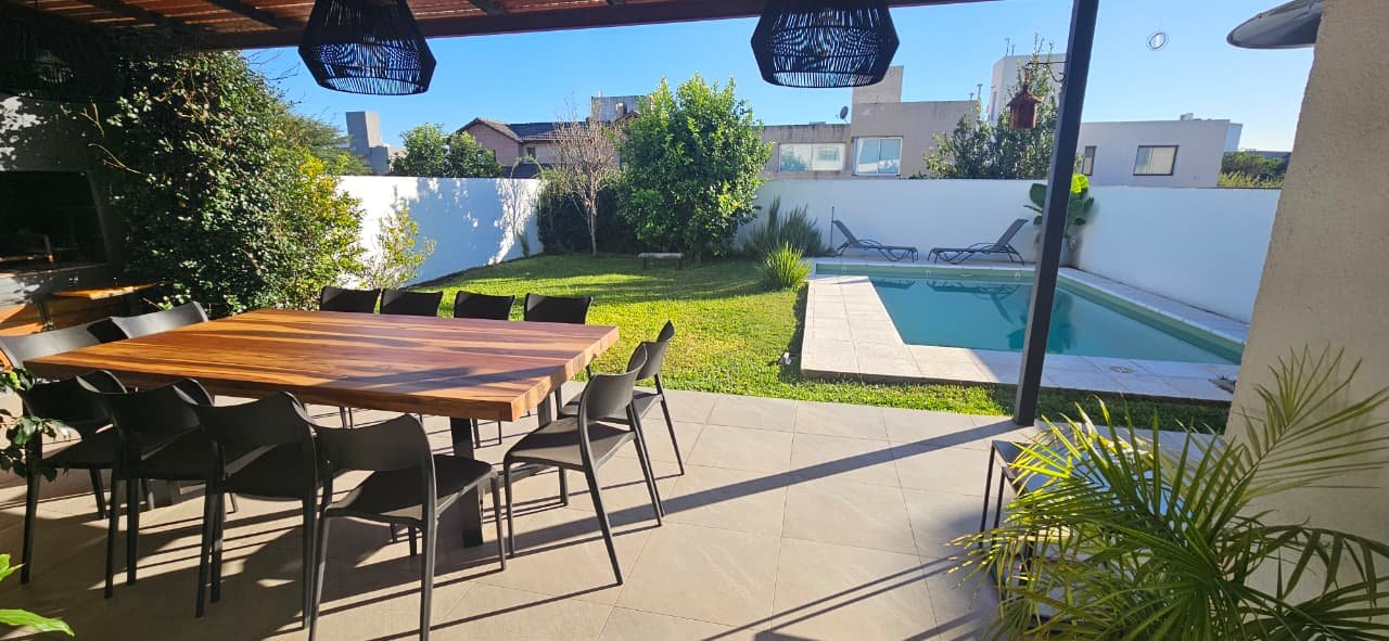 Unica Casa en Venta Dentro de Riberas de Manantiales