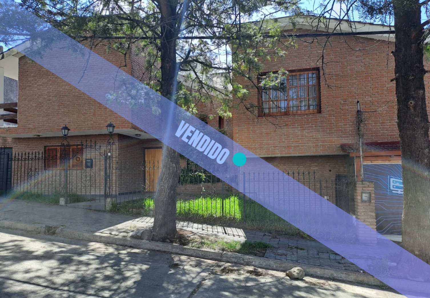 CASA + DEPARTAMENTO + LOCAL A 50 MTS SHOPPING VILLA CABRERA