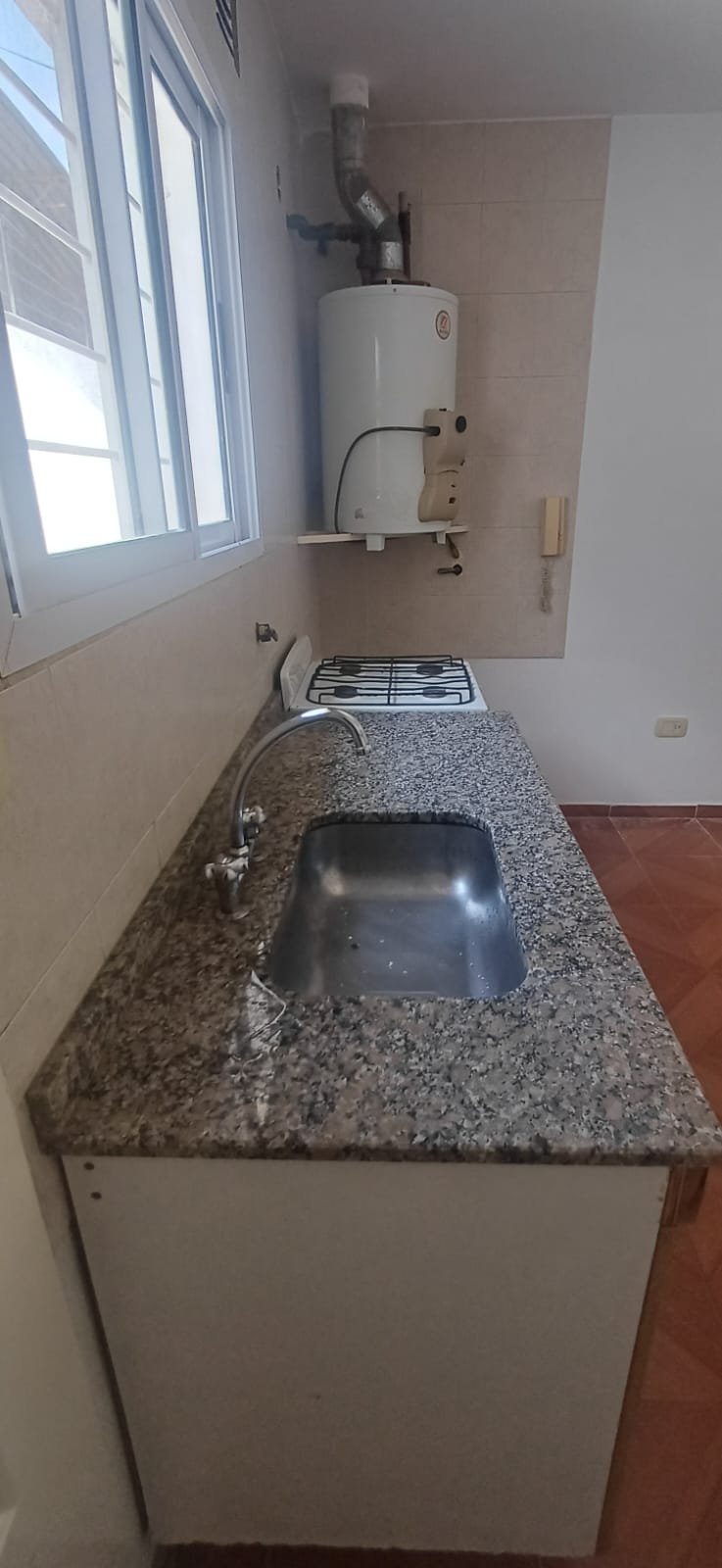 SE ALQUILA DEPARTAMENTO 1 DORMITORIO EN PLANTA ALTA