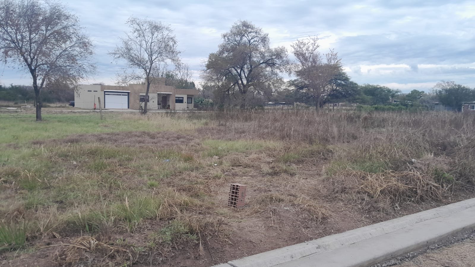 TERRENO EN VENTA DE 1400 M2 EN MI GRANJA