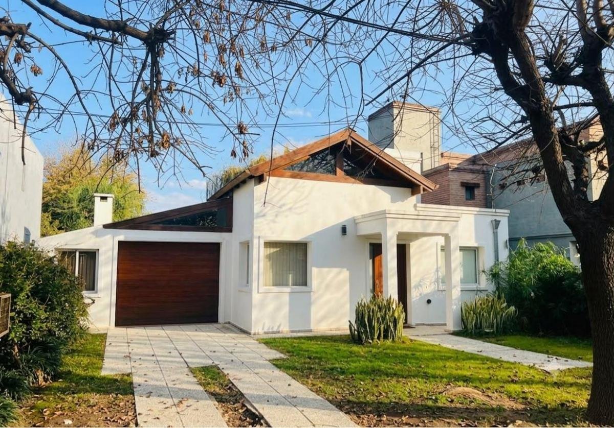 CASA EN VENTA – PRADOS DE LA VILLA