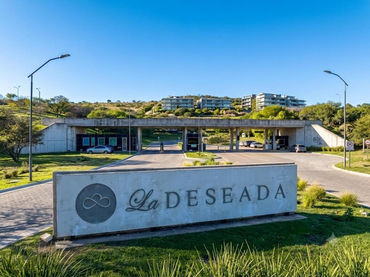 SE VENDE LOTE de 1295 m2 EN LA DESEADA BARRIO CERRADO