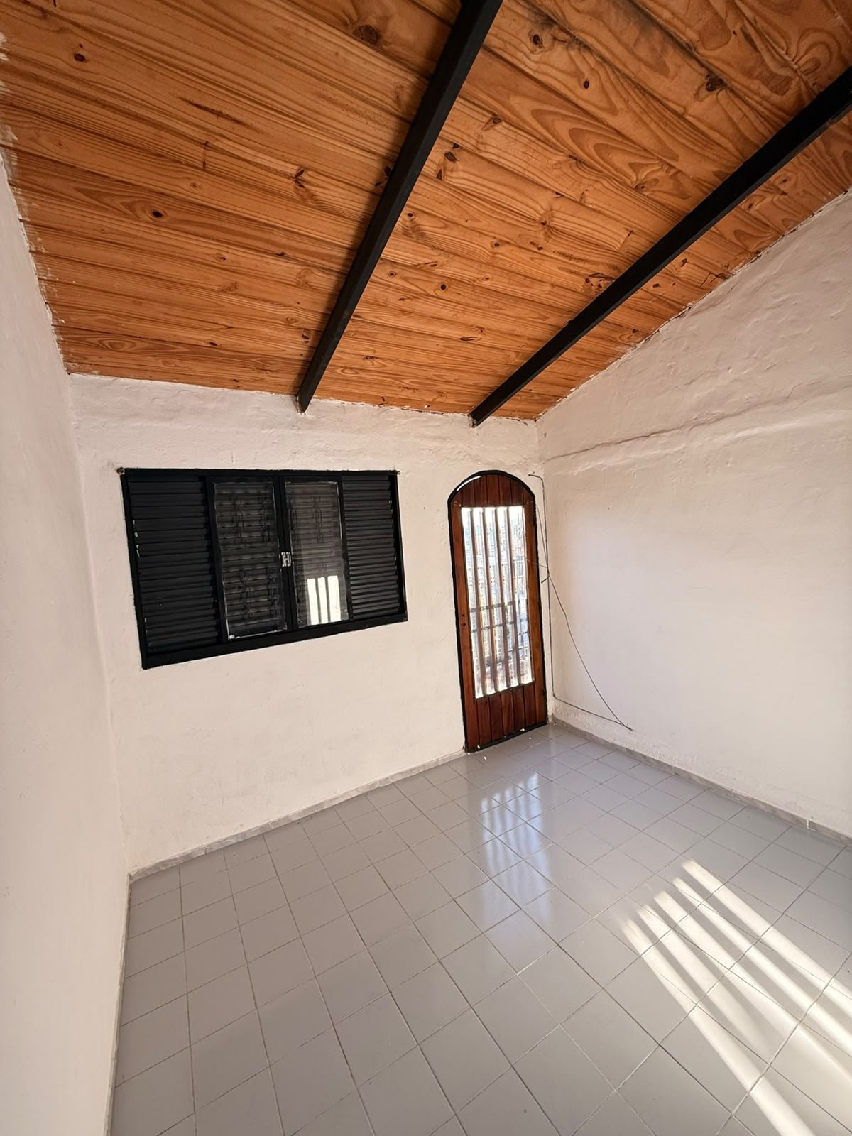 Alquiler Monoambiente barrio Zumarán, Benito Pérez Galdós 3066. Sin expensas.